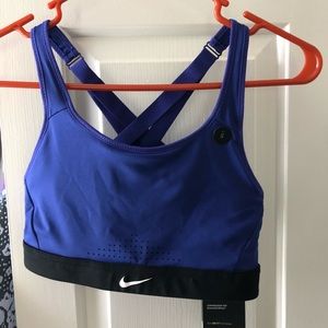 NIKE Impact Bra!